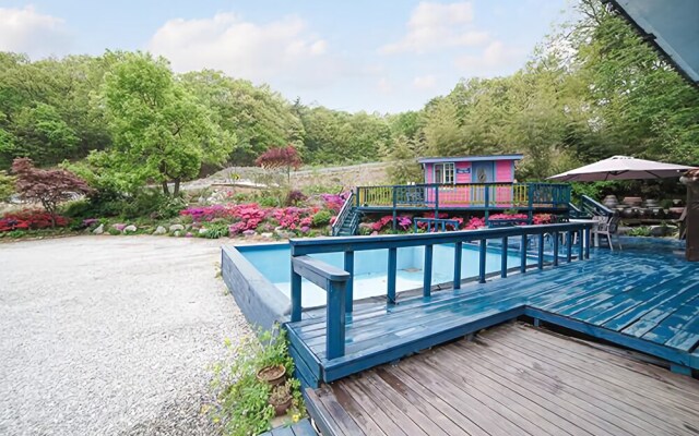 Yeosu Blue Sky Galaxy Pension