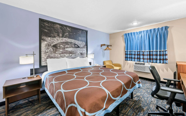 Super 8 by Wyndham Council Bluffs IA Omaha NE Area