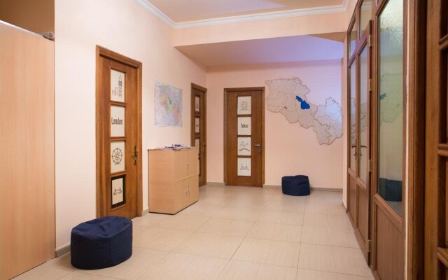 Umba Hostel & Tours