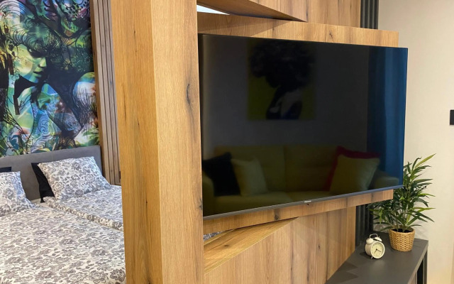 Tesla 8 Apartment