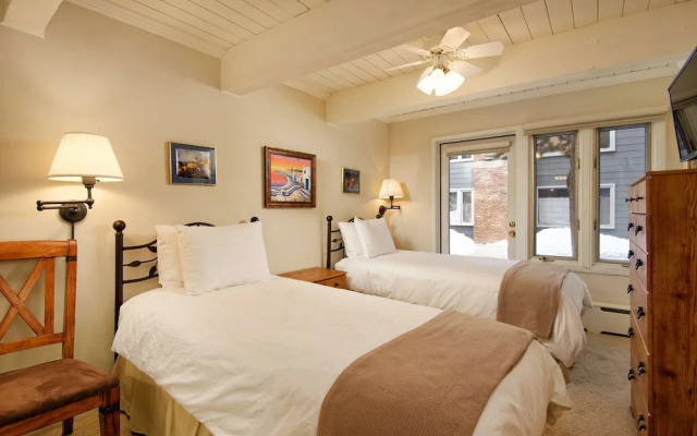 Cottonwoods by iTrip Aspen Snowmass