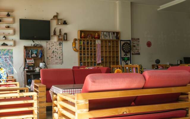 ShangriLa Free Life Youth Hostel