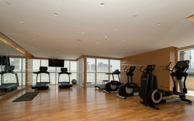 Carson Elegant Living in One Bedroom