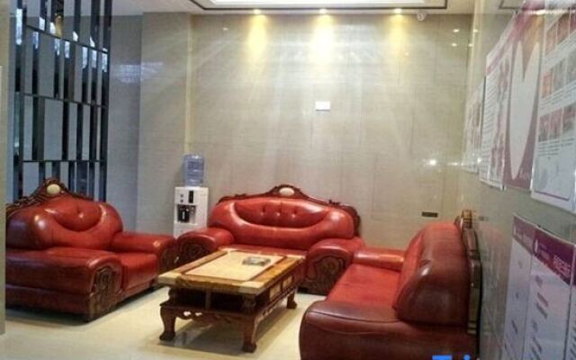 Yading Hotel (Yicheng Xiangsha Avenue)