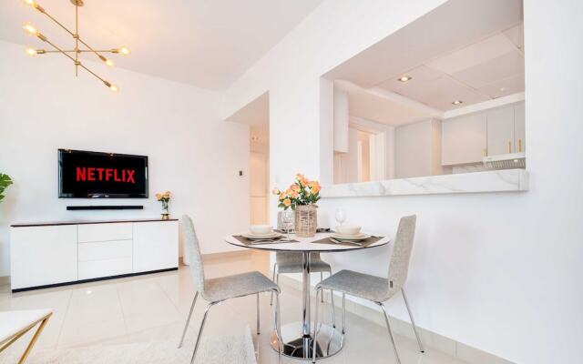 LUX The Park Island Suite View 2