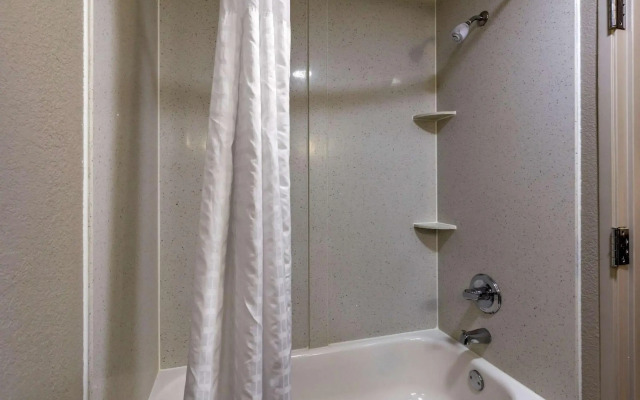 Comfort Suites Pineville - Ballantyne Area