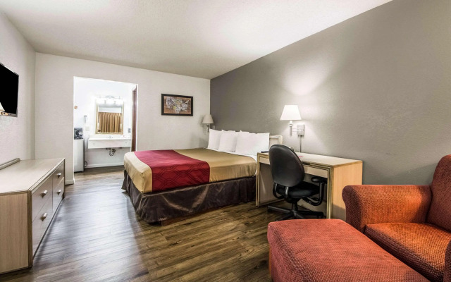 Econo Lodge Dallas Airport North