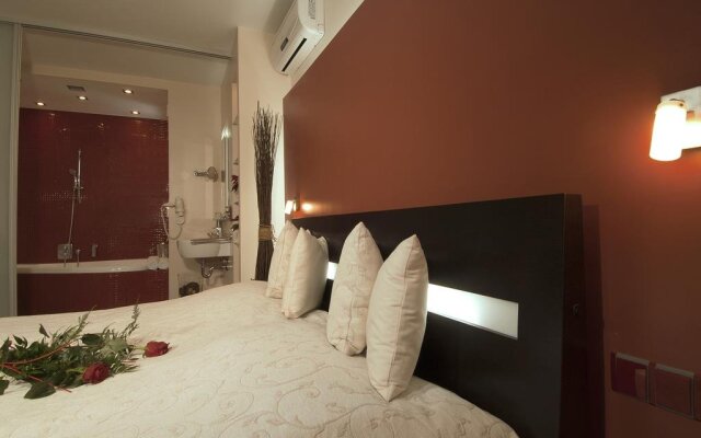 Krystal Hotel
