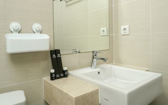 Comfy Studio at Puri Mansion Apartment