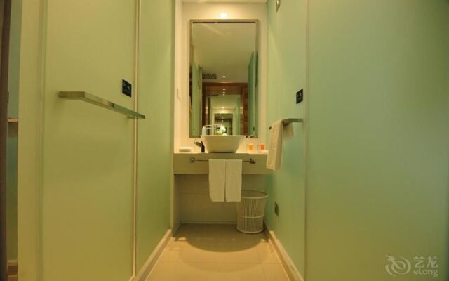 Wuhan Yuntai 6 Plus 1 Hotel