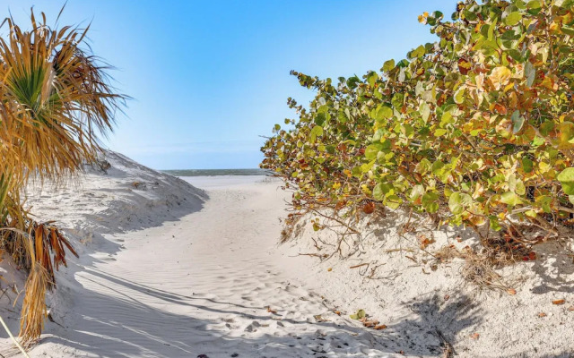 'driftwood Beach Suite' - Walk to Clearwater Bch
