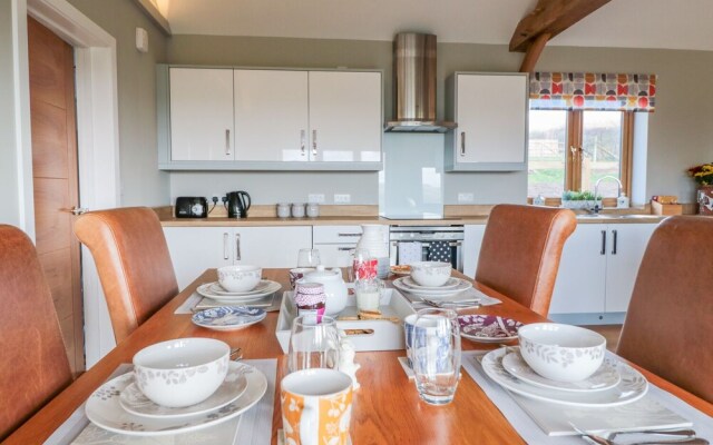 Lundy Lodge - Begwyns View