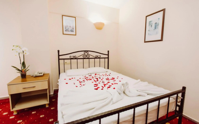 Ozalp Han Hotel