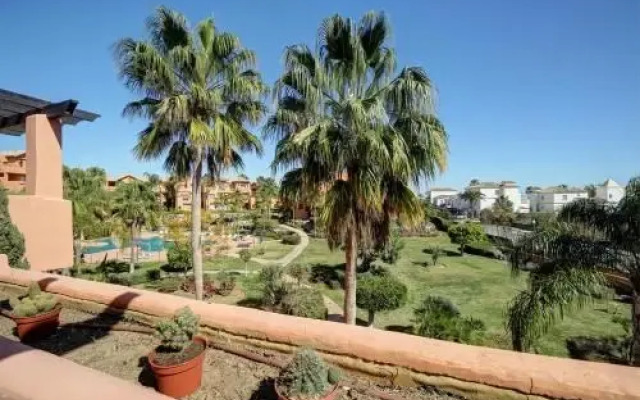 Sotoserena Tropical Flat- sleeps4