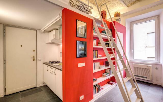 Aweshome - Colosseo Red Design