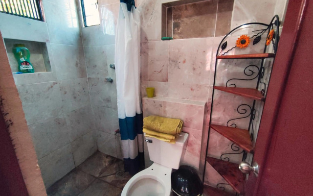 CASA LILI LUXURY VALLADOLID "Fast Wifi, Hot Water, Kitchen & TV"