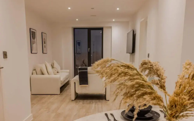 Bianco Suite 2BR With City Views