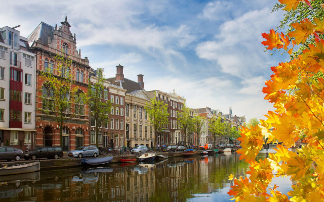 Amsterdam Lake Hotel
