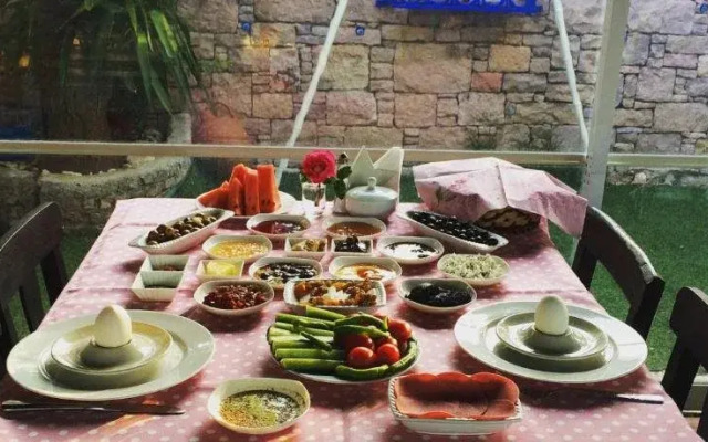 Cunda Nesos Pansiyon