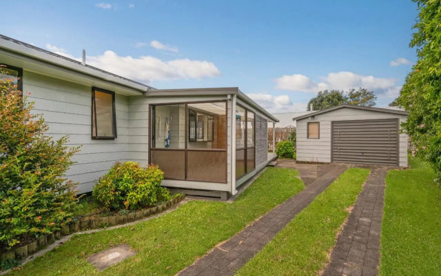 Treasure on Chestnut - Tairua Holiday Home