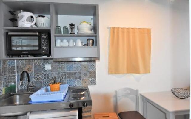Meraki Apartments & Studios