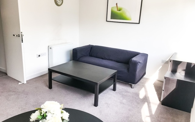 Entire 2 Bedroom Flat Next to Kings College