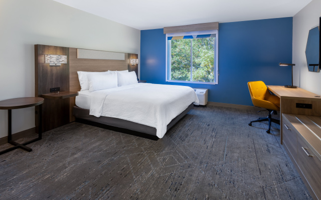 Holiday Inn Express and Suites Vineland Millville by IHG