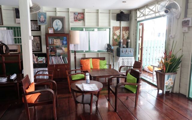 Baanrak Amphawa Homestay