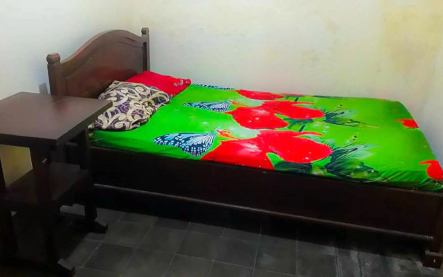 Losmen 2000 Tiga