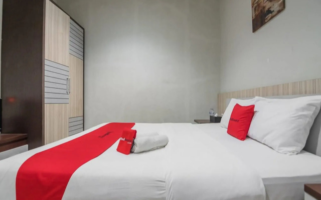 RedDoorz Plus near Simpang Rimbo Jambi