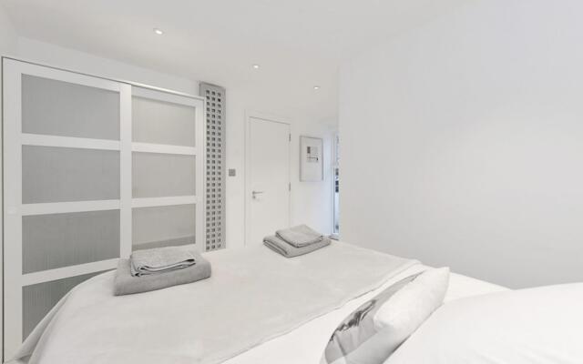 Chelsea 2 Bedroom Luxury Apartment Sleeps 6