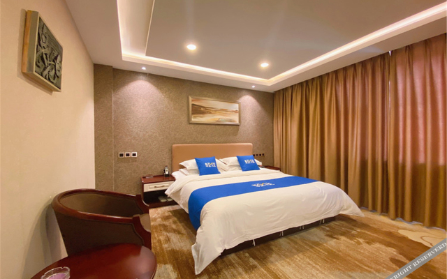 qingzhu Jinyue Hotel (Kuangshan Automobile Great World, Shanghai, Jinan)