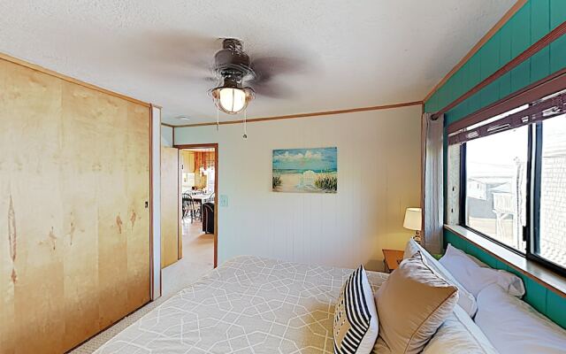 New Listing! Pelican Harbor: Beachfront Treasure 3 Bedroom Home