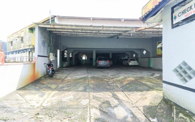 OYO 90132 Lie Mas Hotel
