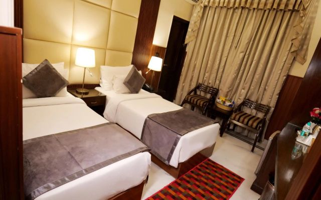 Wood Castle Hotel – Guest Rooms – Delhi