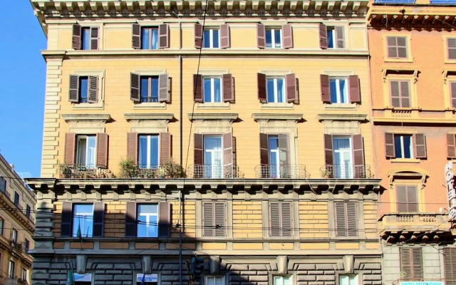 Rome Unique Colosseum Apartments