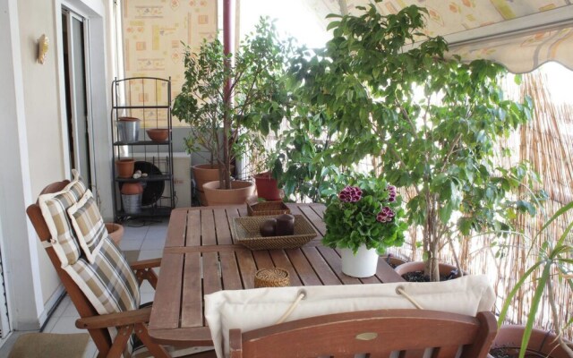 Spacious Family Apt in Sepolia Athens