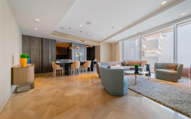 DXB - Five - 31302 - PJ