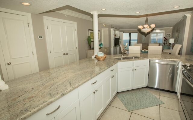 Inlet Reef 403 2 Bedroom Condo by RedAwning