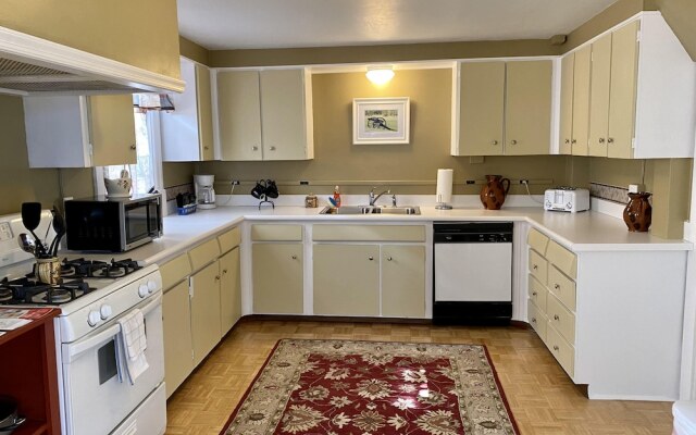 Inn at Lincoln Square