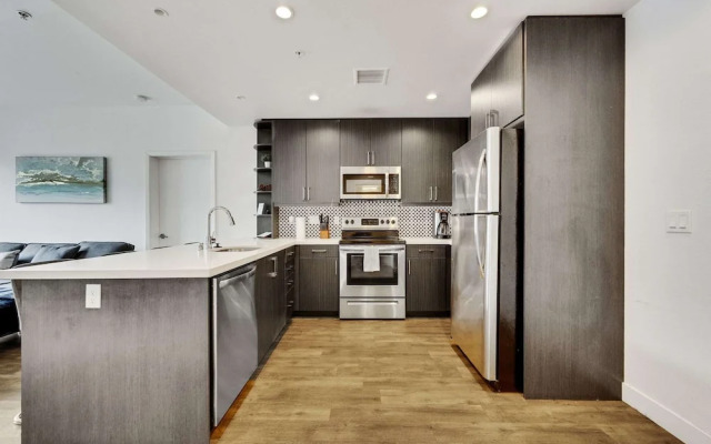 Stylish 2BR Family Apartment by Dtla