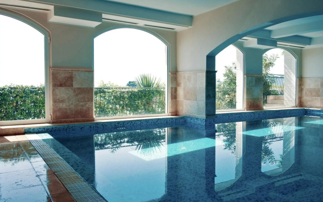 Hotel Azimut