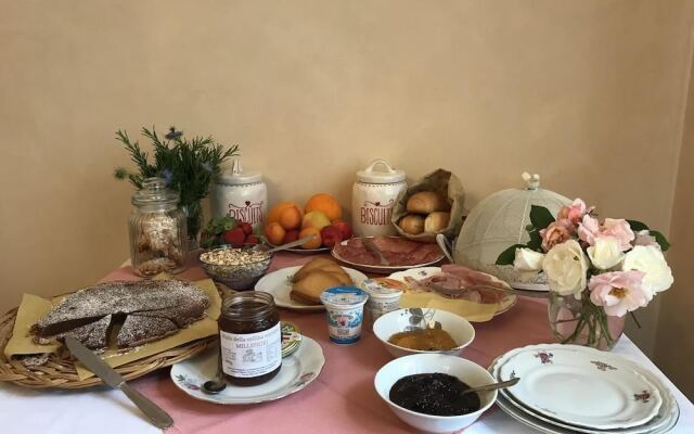 Tra i Campi Di Papaveri