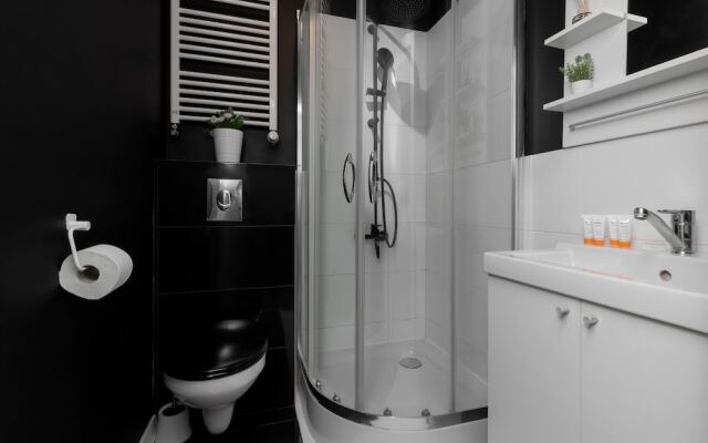 Warsaw Studio Woronicza by Renters