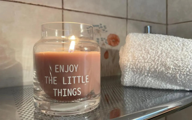 Residence Jaune Et Rose