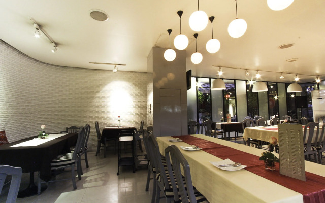 The Ratchathani Hotel