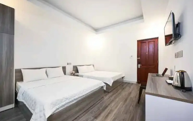 TH Airport Hotel
