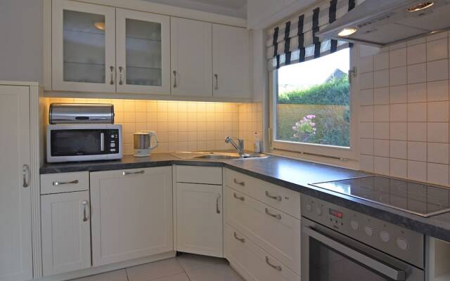 Cozy Holiday Home in Hildfeld with Private Garden