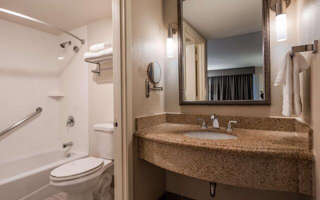 Best Western Plus Executive Inn