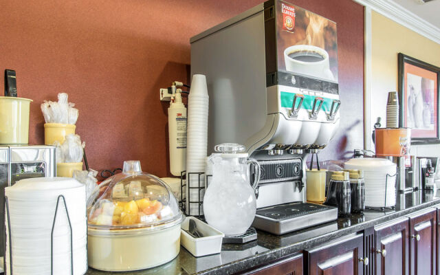 Econo Lodge Inn & Suites Demopolis